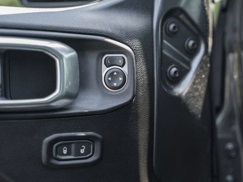 Used 2022 Jeep Wrangler Unlimited Sport AWD/4WD image 43