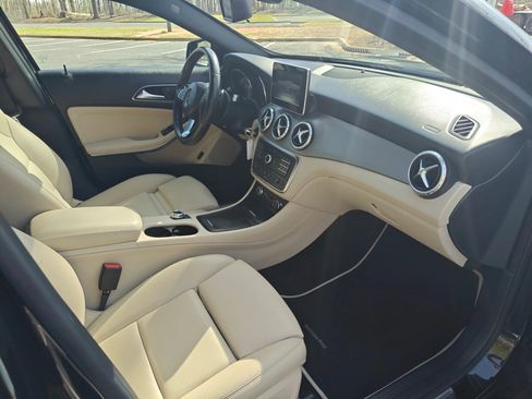 Used 2016 Mercedes-Benz GLA 250 image 6