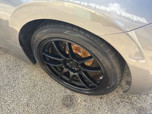 Used 2010 Nissan 370Z Roadster image 26