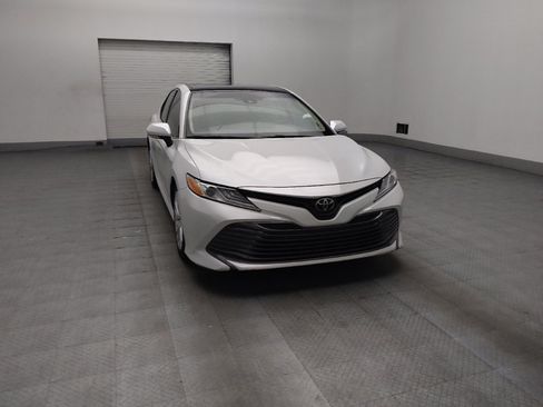 Used 2018 Toyota Camry XLE FWD image 13
