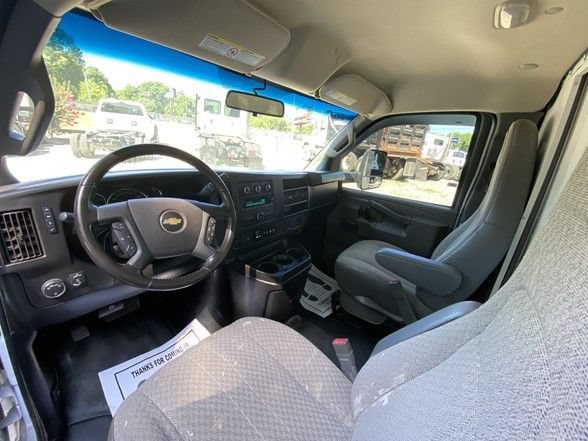 Used 2020 Chevrolet Express 3500 Extended w/ Driver Convenience Package RWD image 21
