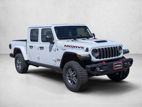 New 2026 Jeep Gladiator Mojave w/ Steel Bumper Group AWD/4WD image 7