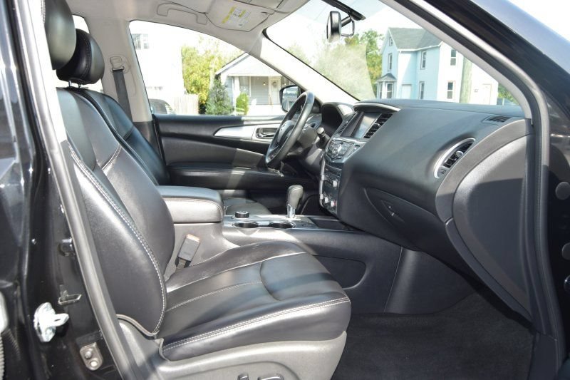 Used 2019 Nissan Pathfinder SL AWD/4WD image 18