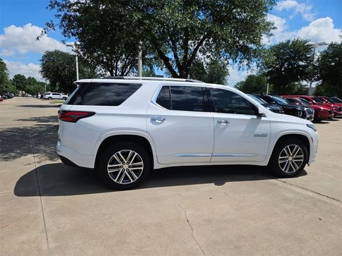 Used 2023 Chevrolet Traverse High Country image 10