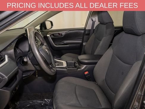 Used 2025 Toyota RAV4 LE AWD/4WD image 9