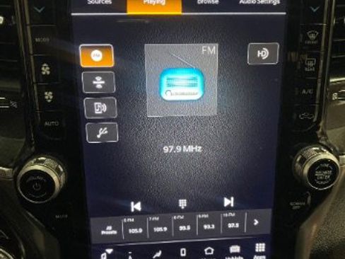 Used 2023 RAM 1500 Laramie image 28