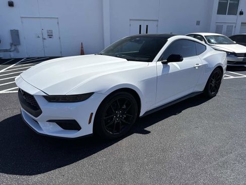 Used 2025 Ford Mustang Coupe image 11