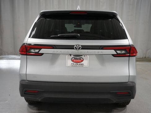 Certified 2025 Toyota Grand Highlander FWD image 7