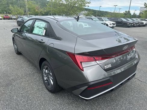 New 2026 Hyundai Elantra Hybrid FWD image 3