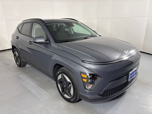 Used 2024 Hyundai Kona SEL FWD image 2