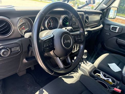 Used 2021 Jeep Wrangler Sport AWD/4WD image 4