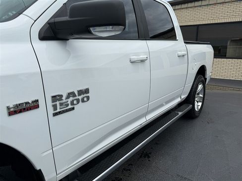 Used 2019 RAM 1500 Classic SLT w/ SLT Plus D←cor Group AWD/4WD image 30
