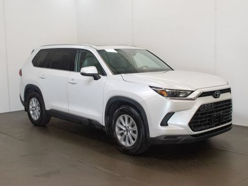 Used 2024 Toyota Grand Highlander AWD image 1