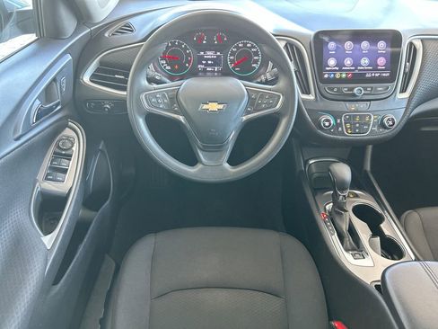 Used 2024 Chevrolet Malibu LT image 38