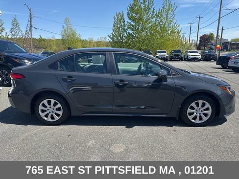 Used 2026 Toyota Corolla LE FWD image 11