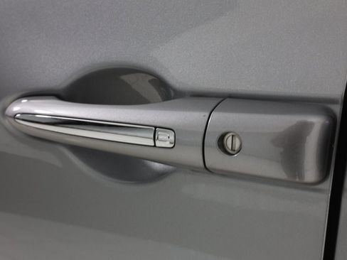 Used 2019 Chrysler Pacifica Limited image 22