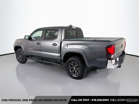 Used 2020 Toyota Tacoma SR5 AWD/4WD image 7