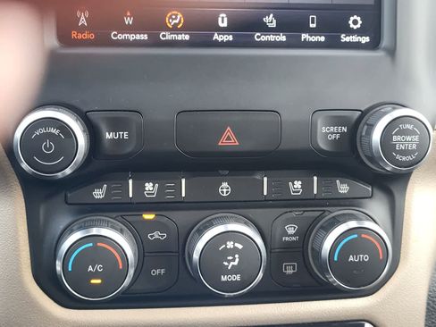 Used 2020 RAM 1500 Laramie w/ Off Road Group image 24