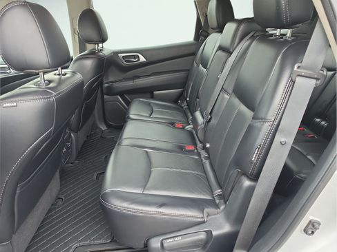 Used 2020 Nissan Pathfinder SL AWD/4WD image 14