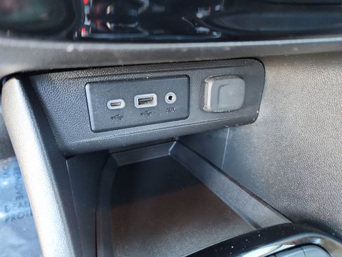 Used 2021 Buick Encore GX Essence image 33