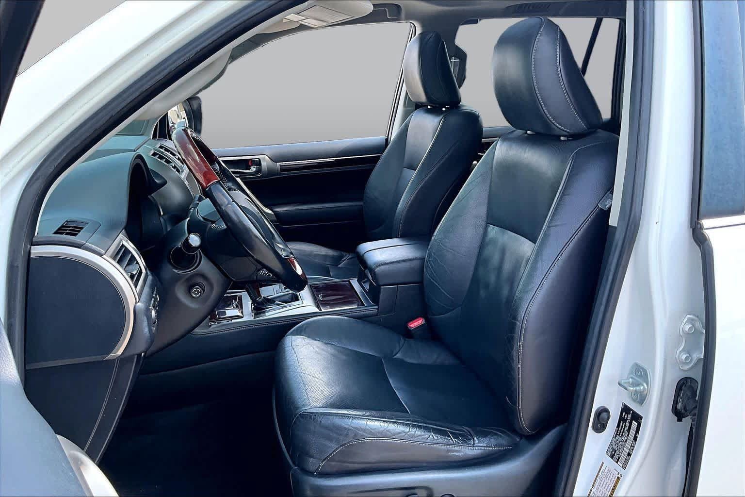 Used 2016 Lexus GX 460 w/ Premium Package AWD/4WD image 8