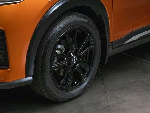 Used 2022 Nissan Kicks SR FWD image 8