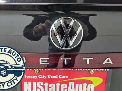 Used 2025 Volkswagen Jetta SE image 24