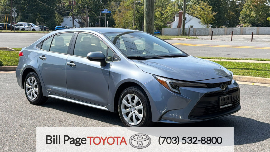 Used 2026 Toyota Corolla LE AWD/4WD image 1