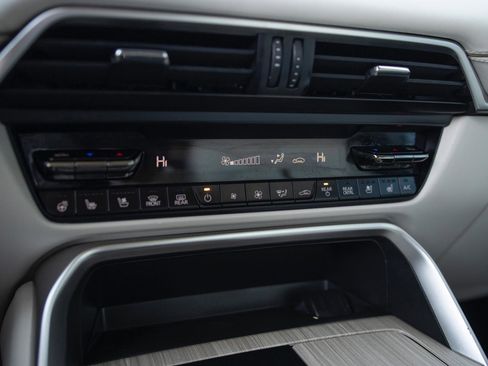 Used 2024 MAZDA CX-90 Plug-In Hybrid w/ Premium Plus image 9