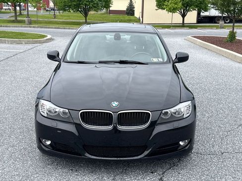 Used 2011 BMW 328i xDrive Sedan AWD/4WD image 2