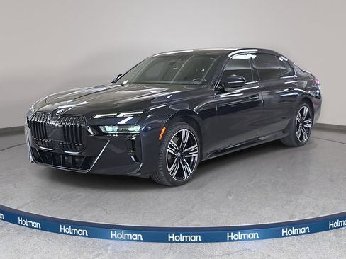 Used 2023 BMW 740i RWD image 1