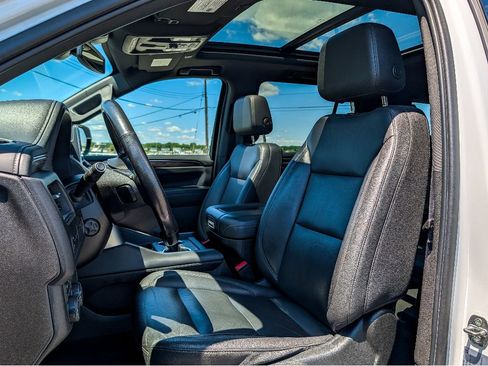 Used 2021 Chevrolet Tahoe LT w/ LT Signature Plus Package AWD/4WD image 18