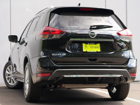 Used 2020 Nissan Rogue SV FWD image 5