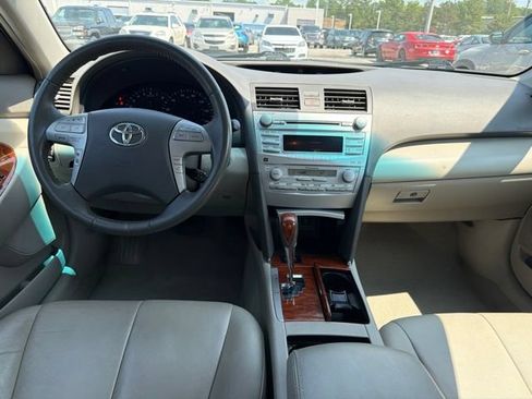 Used 2010 Toyota Camry XLE FWD image 21