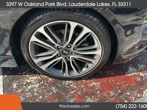 Used 2016 Hyundai Veloster Turbo w/ Option Group 04 FWD image 14