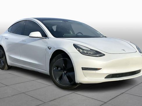 Used 2019 Tesla Model 3 Standard Range image 2