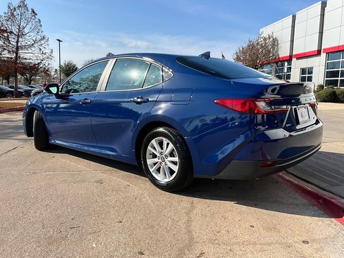Used 2025 Toyota Camry LE image 8