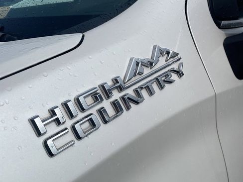 Used 2021 Chevrolet Silverado 1500 High Country w/ Technology Package image 9