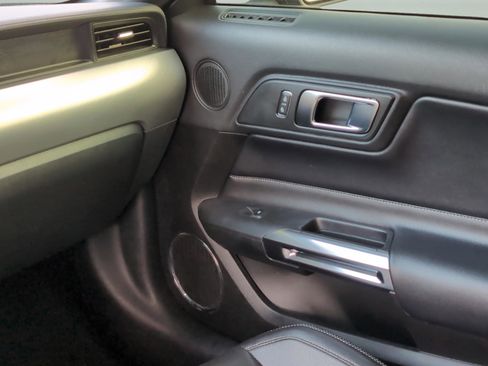 Used 2022 Ford Mustang Premium image 19