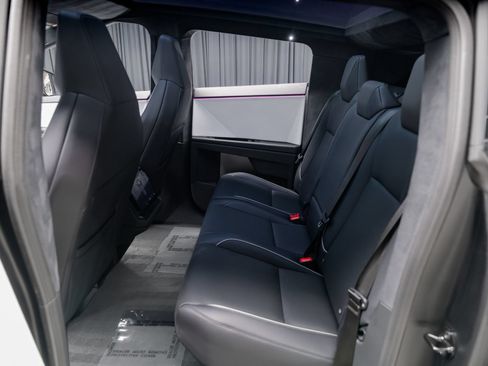 Used 2024 Tesla Cybertruck AWD Crew Cab image 58
