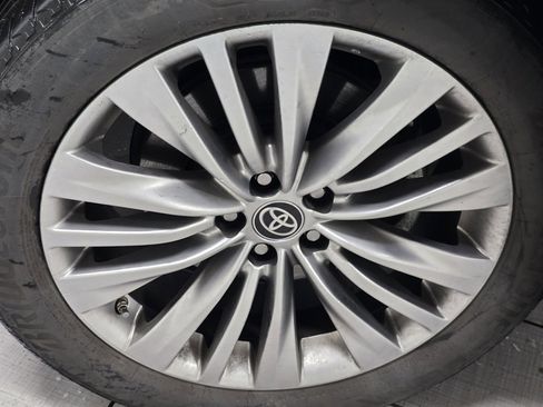 Used 2023 Toyota Highlander Platinum image 13