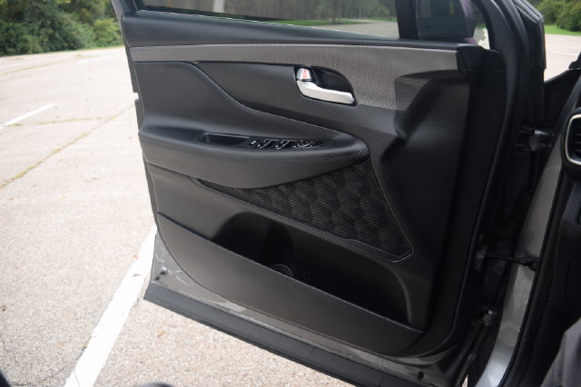Used 2019 Hyundai Santa Fe SE AWD/4WD image 18