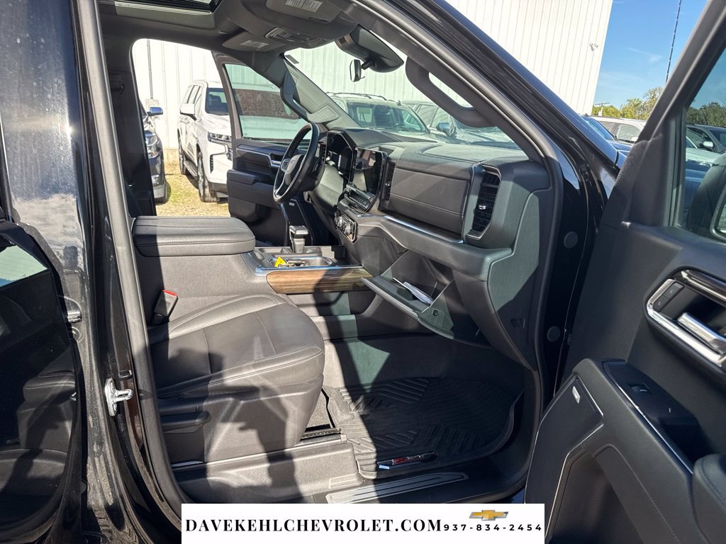 Used 2024 Chevrolet Silverado 1500 LT Trail Boss w/ Convenience Package II AWD/4WD image 31