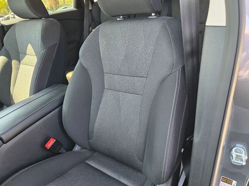 Used 2025 Nissan Rogue SV image 15