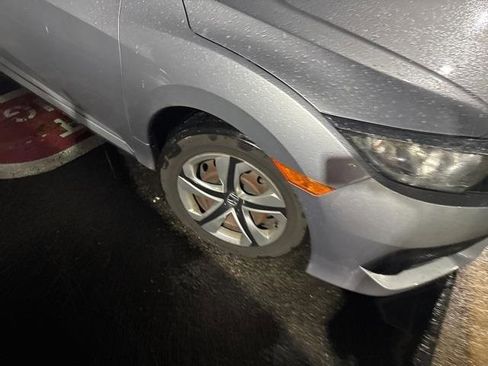 Used 2018 Honda Civic LX image 4