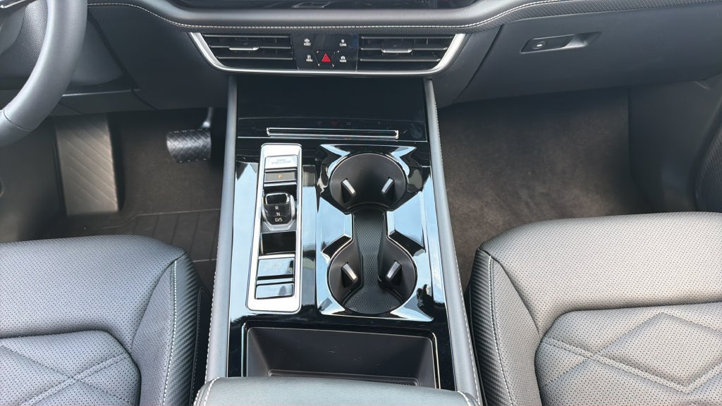 New 2026 Volkswagen Atlas Cross Sport SE FWD image 18