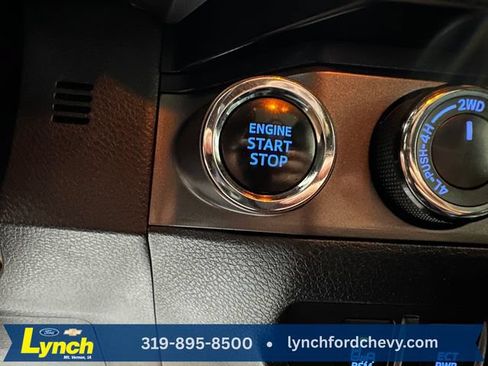Used 2019 Toyota Tacoma TRD Off-Road AWD/4WD image 17