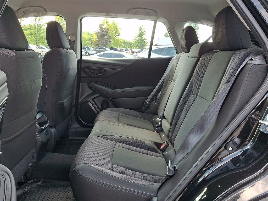 Used 2025 Subaru Outback AWD/4WD image 12