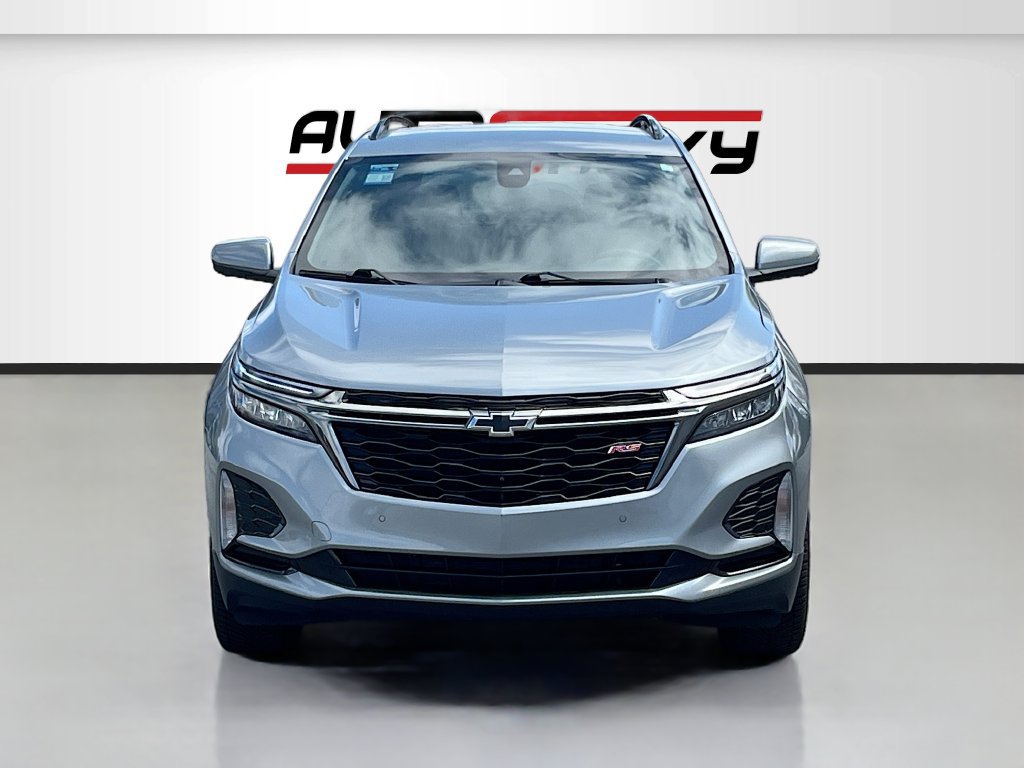 Used 2023 Chevrolet Equinox RS AWD/4WD image 2