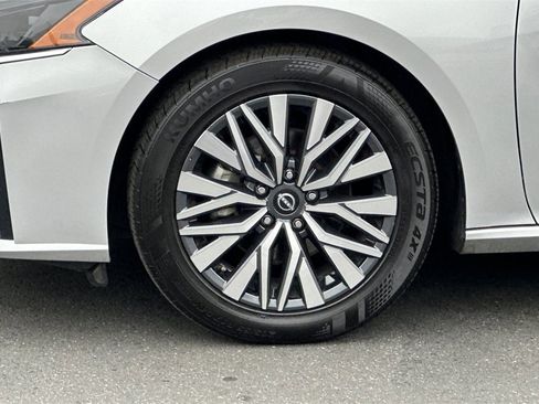 Used 2024 Nissan Altima 2.5 SV image 30